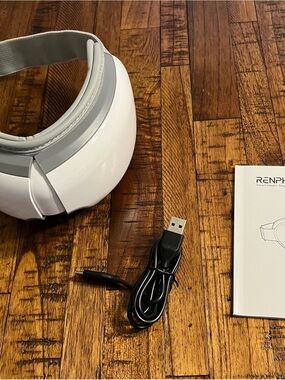 Renpho White and Gray Standalone VR Headset with USB Charging